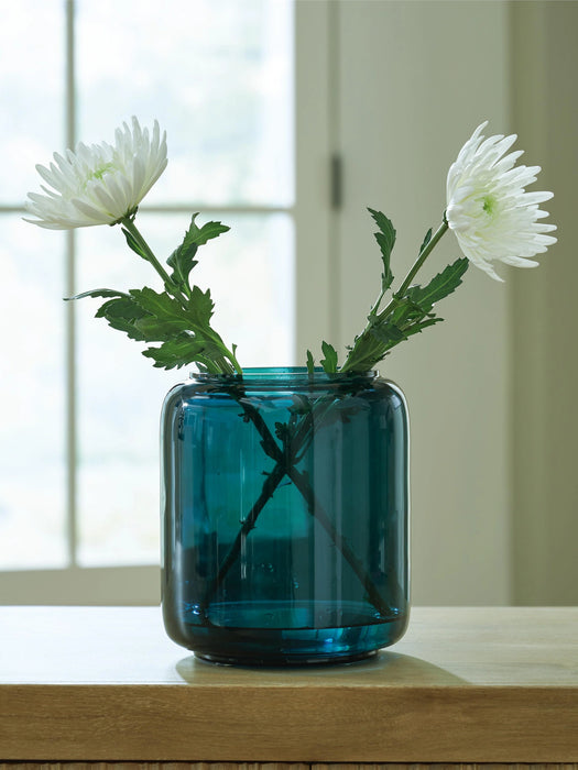 Inisland Vase - Massey's Furniture Barn (Watertown, NY) 
