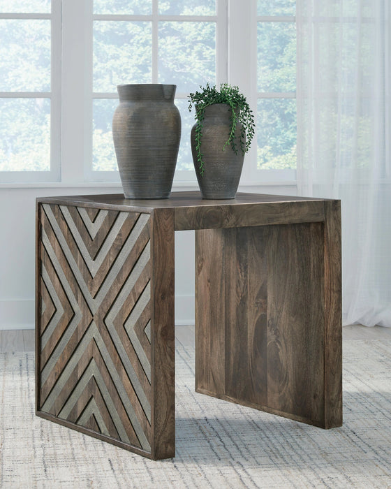 Dreggan End Table - Massey's Furniture Barn (Watertown, NY) 