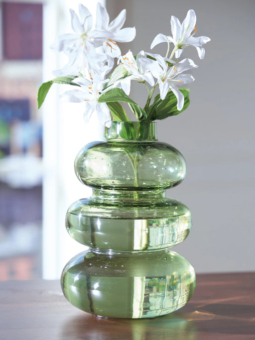 Renethorne Vase - Massey's Furniture Barn (Watertown, NY) 