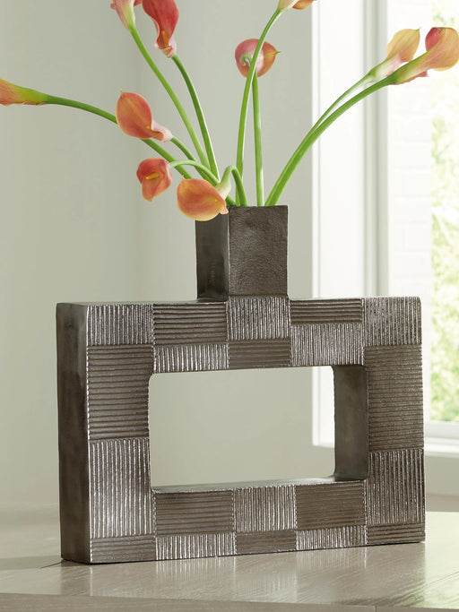 Wrengrove Vase - Massey's Furniture Barn (Watertown, NY) 