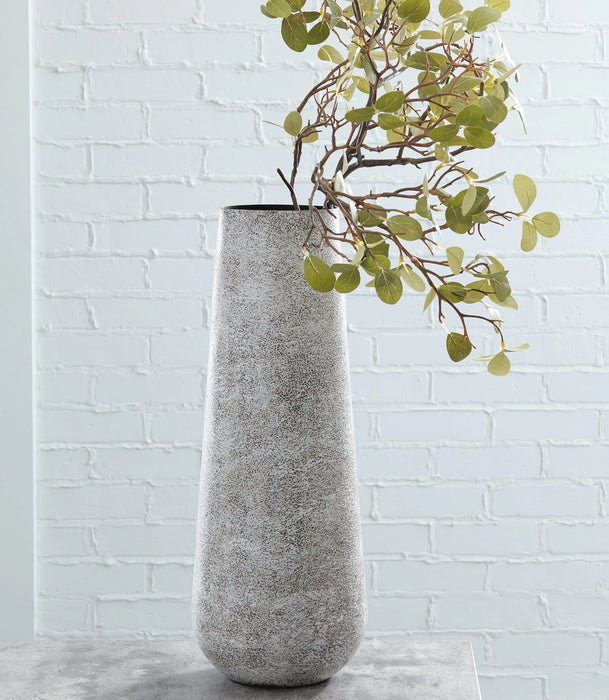 Fynn Vase - Massey's Furniture Barn (Watertown, NY) 