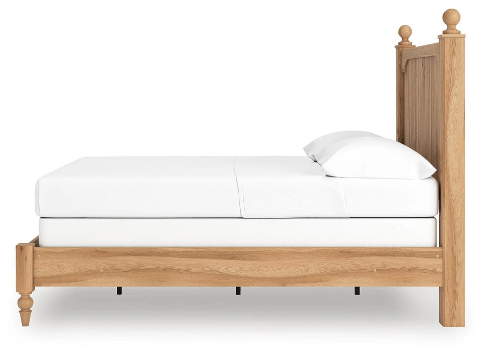 Galletyn Panel Bed