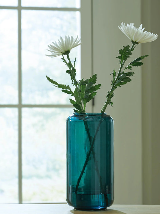 Inisland Vase - Massey's Furniture Barn (Watertown, NY) 