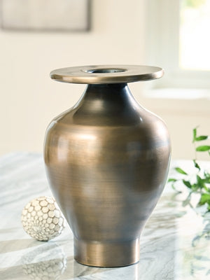 Fedorleigh Vase - Massey's Furniture Barn (Watertown, NY) 