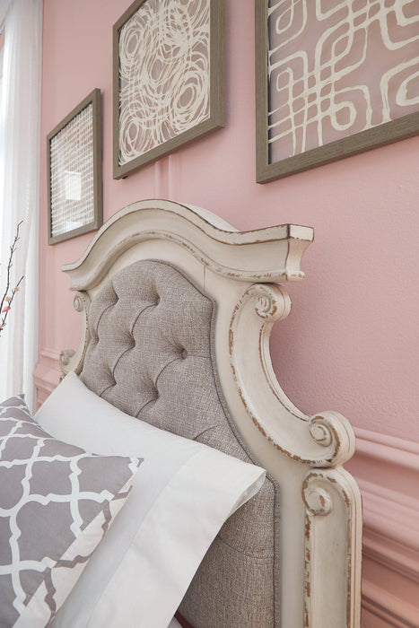 Realyn Upholstered Bed - Massey's Furniture Barn (Watertown, NY) 