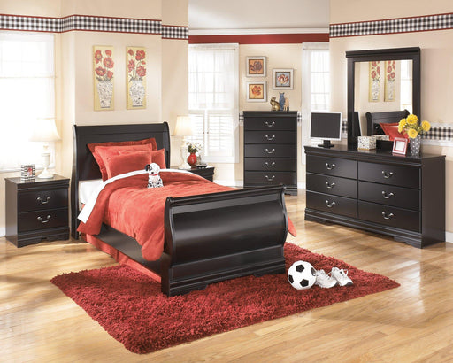 Huey Vineyard Dresser and Mirror - Massey's Furniture Barn (Watertown, NY) 