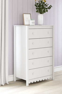 Hallityn Chest of Drawers - Massey's Furniture Barn (Watertown, NY) 