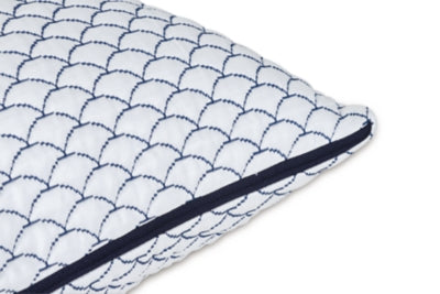 DreamCloudTM Classic / Pillow (Set of 4) - Massey's Furniture Barn (Watertown, NY) 