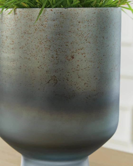 Pennmore Vase - Massey's Furniture Barn (Watertown, NY) 