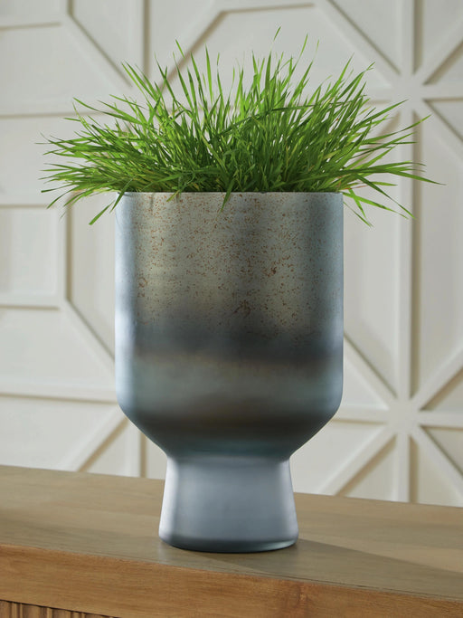 Pennmore Vase - Massey's Furniture Barn (Watertown, NY) 