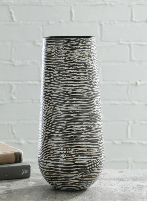 Fynn Vase - Massey's Furniture Barn (Watertown, NY) 