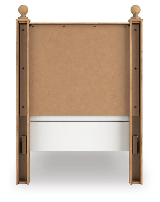 Galletyn Panel Bed